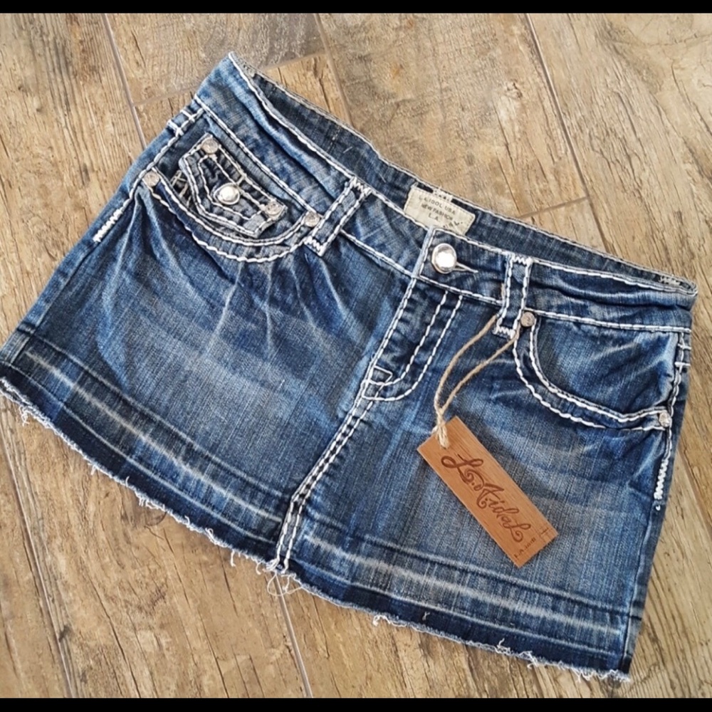 NWT LA IDOL MINI SKIRT